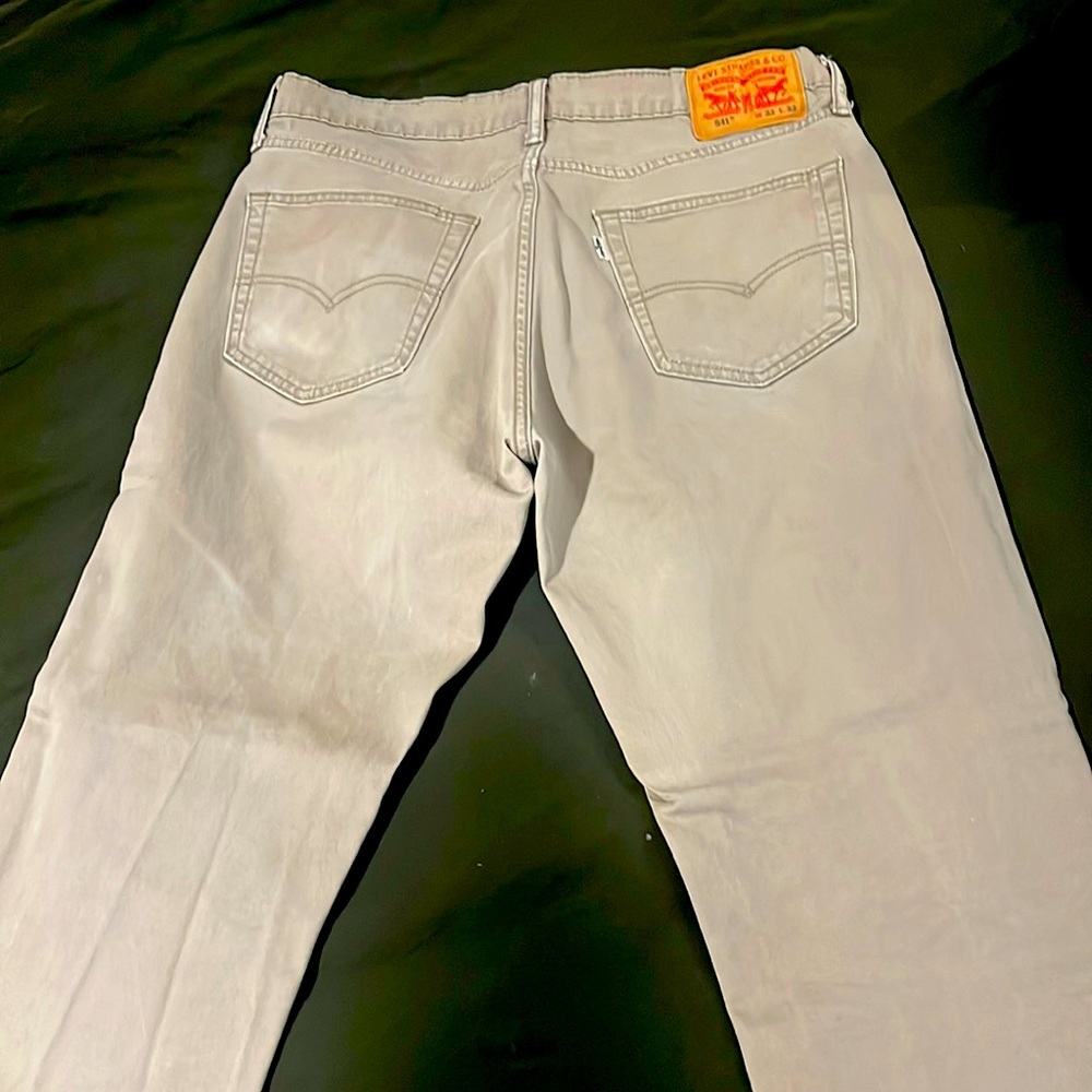 Levi’s 541 W33x L32 
Tan color